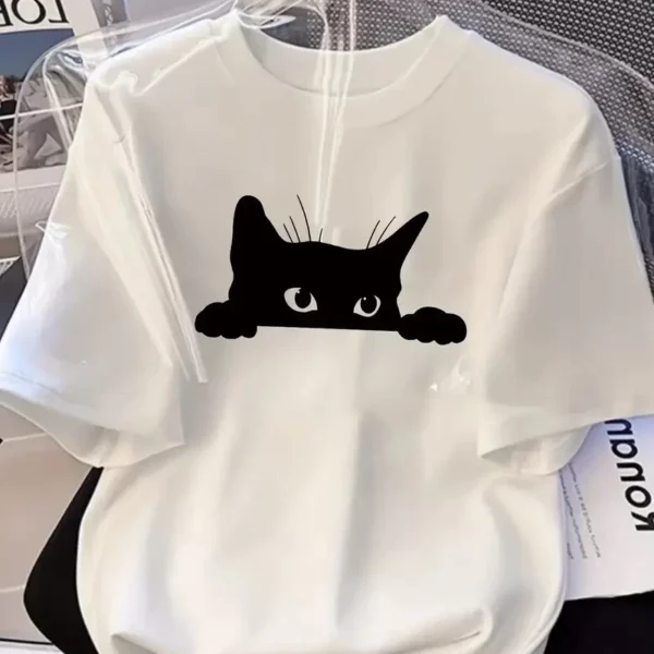 Kadınlar için Şık Siyah Kedi Grafik Tişört - Oversize Kısa Kollu Üst, Nefes Alabilir Polyester Karışımı, Makinede Yıkanabilir - Mükemmel Yaz Modası - Beyaz