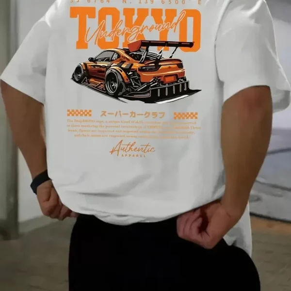 Erkek Turuncu Spor Araba Grafik Tişört - "TOKYO" Baskılı Günlük Oversize Kısa Kollu Tişört, Yetişkinler için Yazlık Giyim, Turuncu Araba Tasarımı - Beyaz