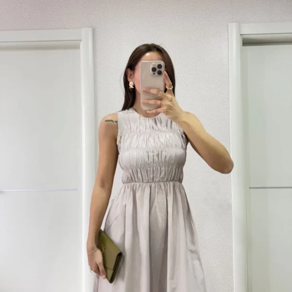 Kolsuz Göğüs Lastıklı %100 Poplin Uzun Elbise - Gri