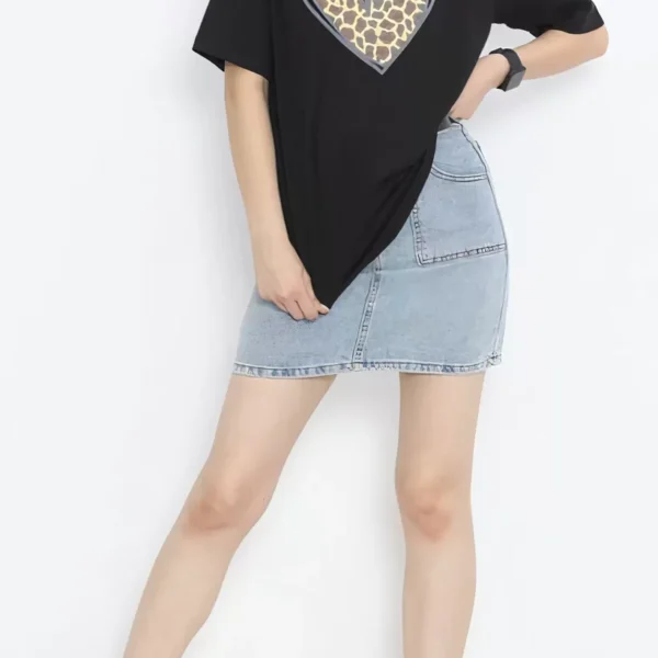 Sevgililer Günü İçin Özel Tasarım Leopar Kalp Baskılı T-shirt - Siyah