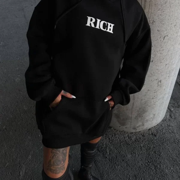 Uzun Kol Kapüşonlu Göğüs Baskılı SweatShirt - Siyah